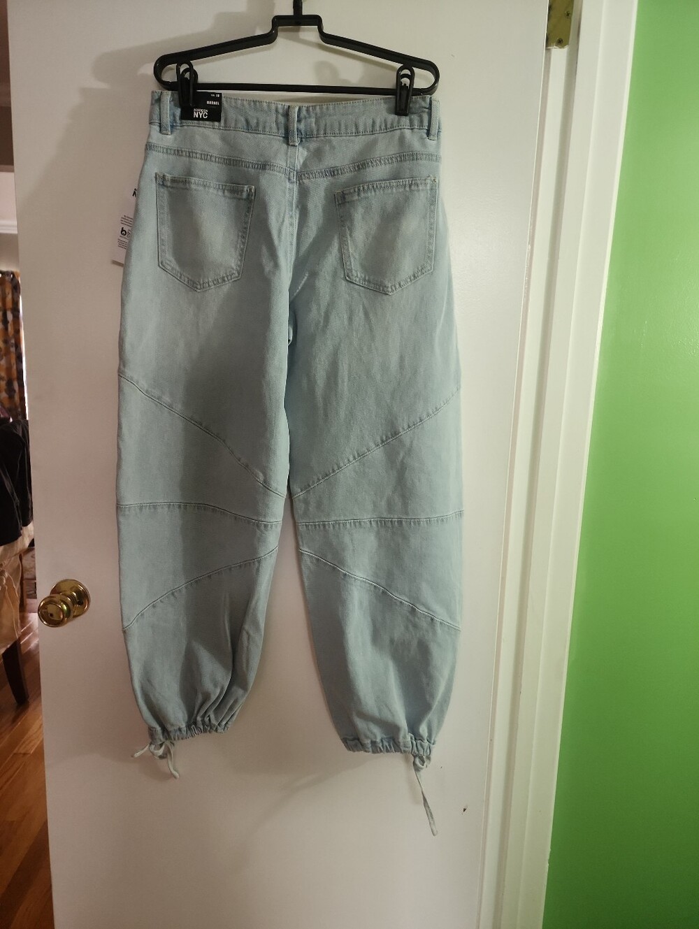 Women’s  Light Wash Mid Rise Barrel Denim  Jeans - Picture 5 of 11